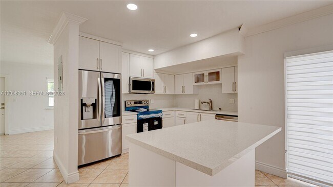 Building Photo - 2953 SW 23rd St
