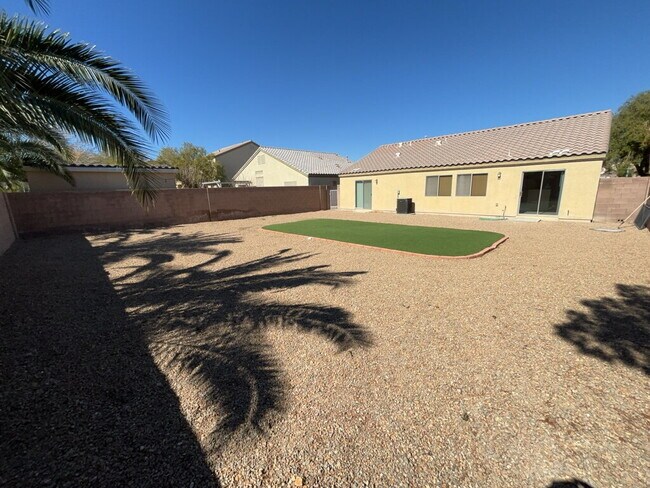 Building Photo - 3-Bed Oasis with 2.5 Baths in North Las Vegas – 1501 Sq Ft of Comfort Await!