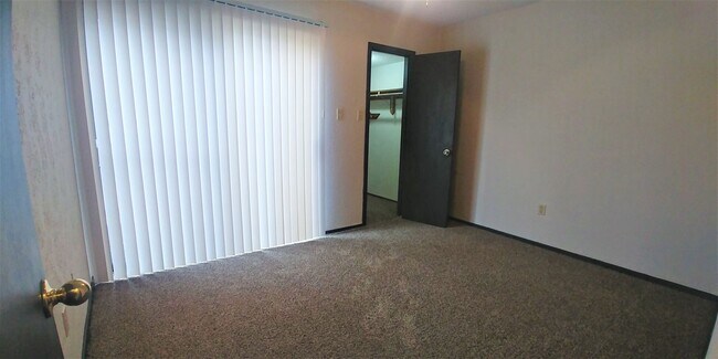 Building Photo - 1218 Holik Dr