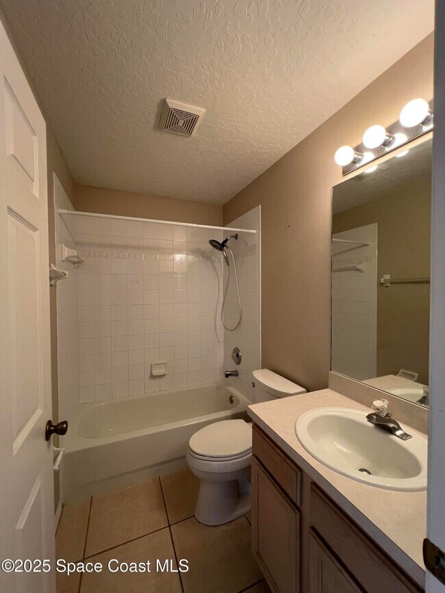 Building Photo - 2540 Alicia Ln
