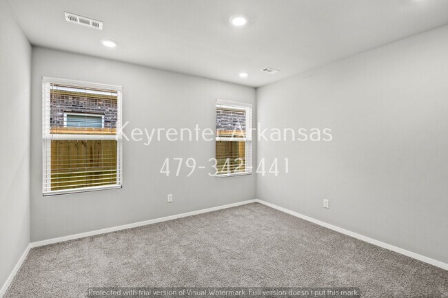 Building Photo - 2476 N Raven Ln
