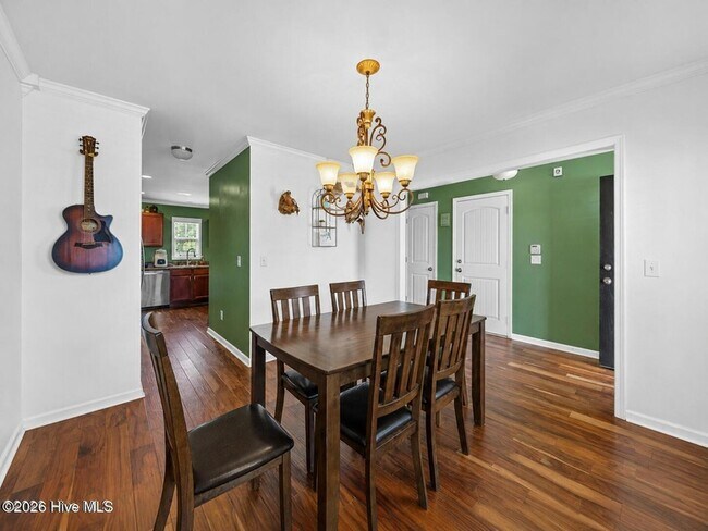 Building Photo - 553 Montego Ct