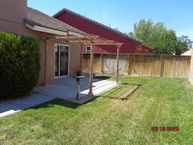 Building Photo - Lovely Rosamond Single Story