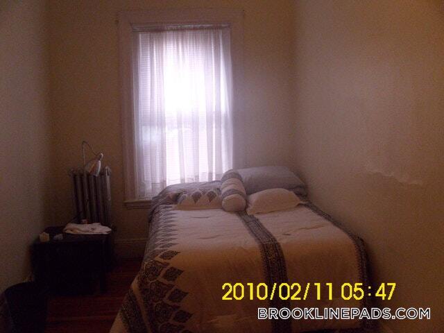 Building Photo - 1071 Beacon St