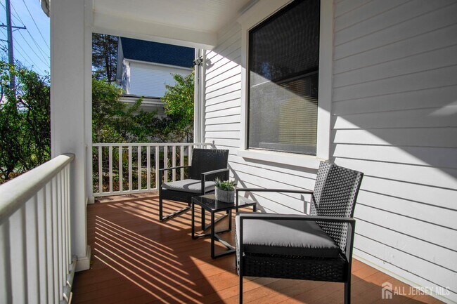 Building Photo - 9 Academy St