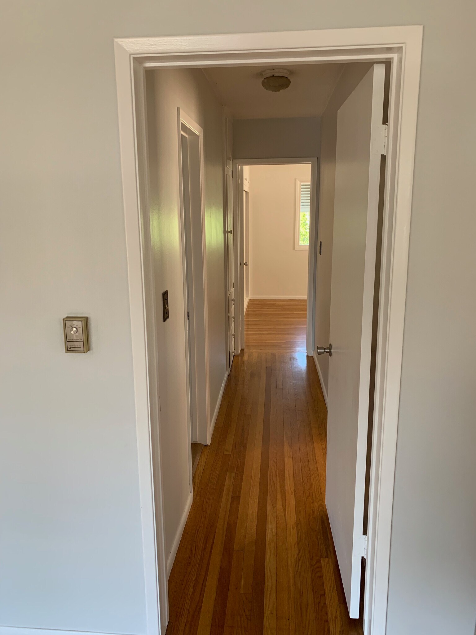 HALLWAY - 1047 E 1st St