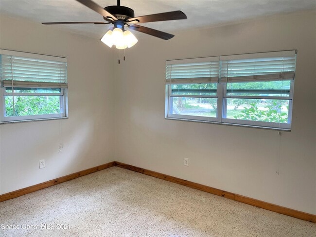 Building Photo - 296 Woodland Dr