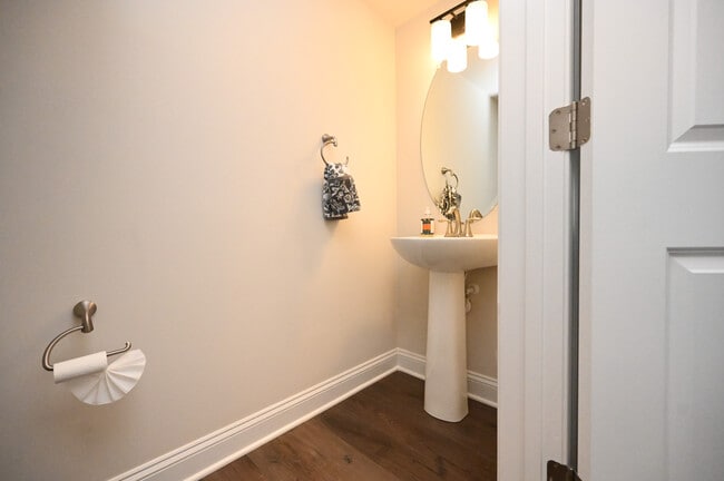 Building Photo - 522 Calvert Way