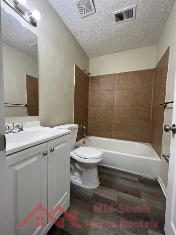 Building Photo - 3111 Harvester Ln