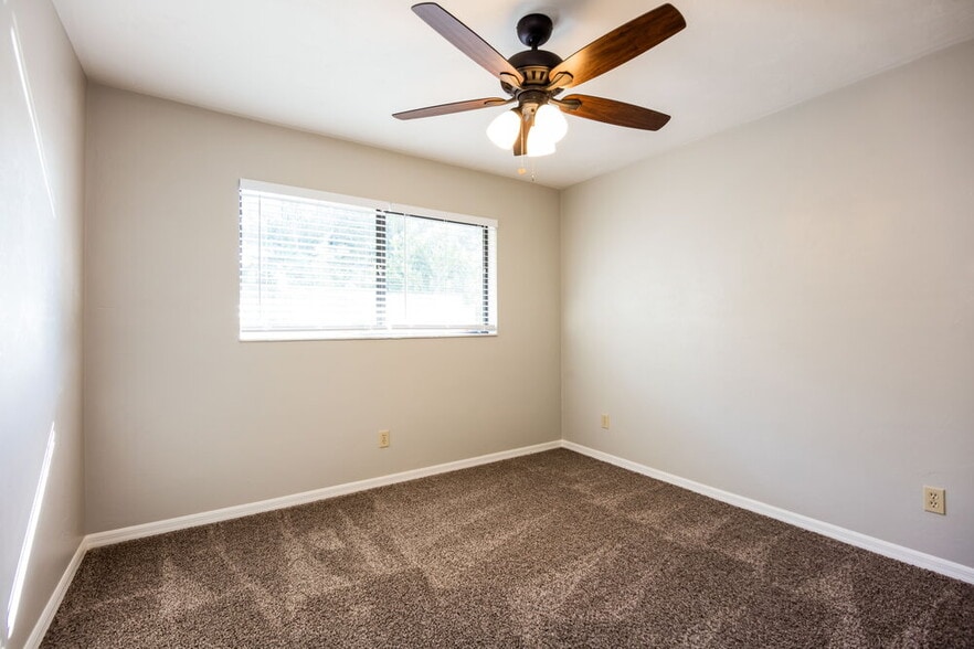 Building Photo - 1432 SE 17th Terrace