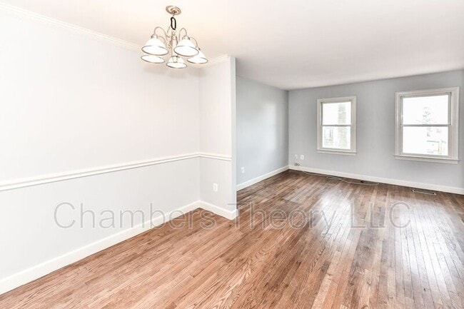 Building Photo - 306 S Wayne St