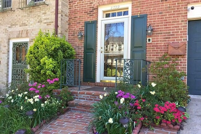 Building Photo - 2329 S Queen St