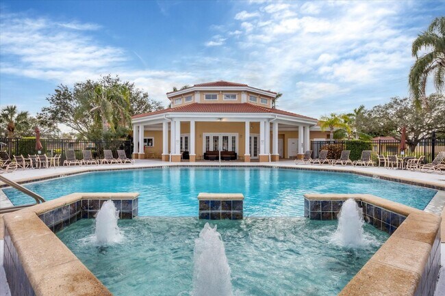 Building Photo - 1015 Villagio Cir