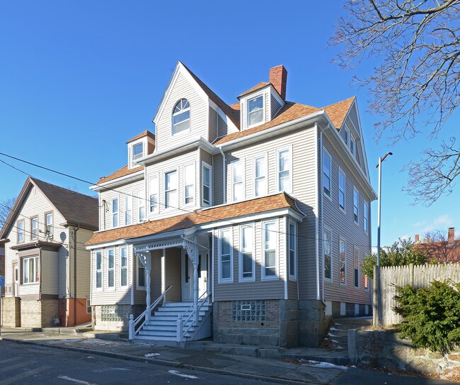 15 Sherman St 15 Sherman St New Bedford MA 02740 Apartment Finder
