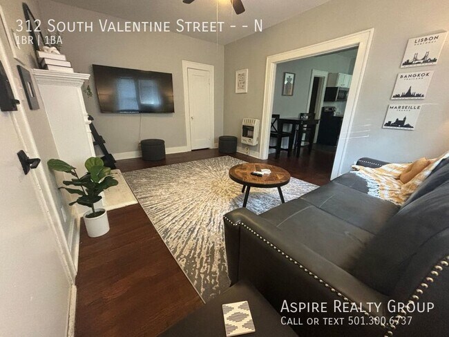 Building Photo - 312 S Valentine St
