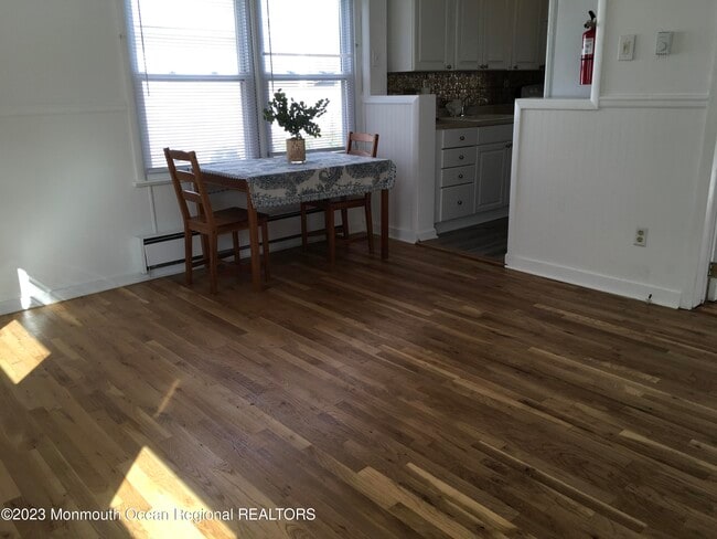 Building Photo - 237 Seabreeze Ave