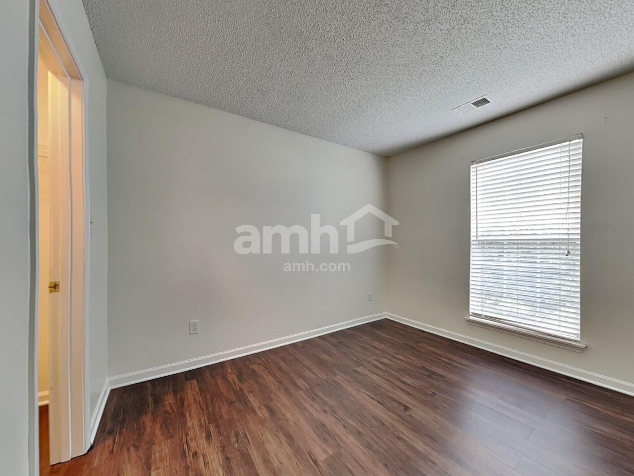 Building Photo - 3923 Cedar Hill Dr
