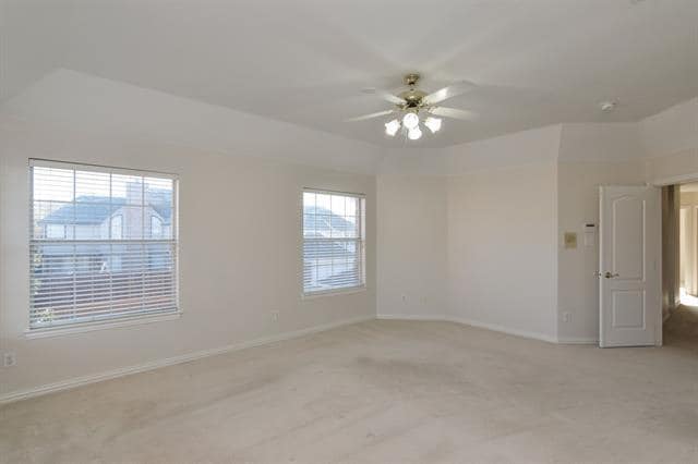 Building Photo - 8512 Mesa Verde Dr