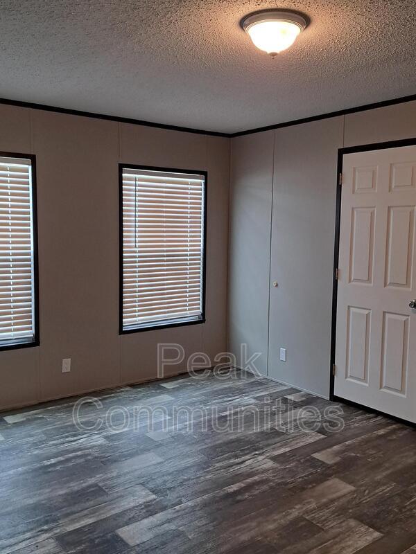 Building Photo - 368 Shady Brook Hts