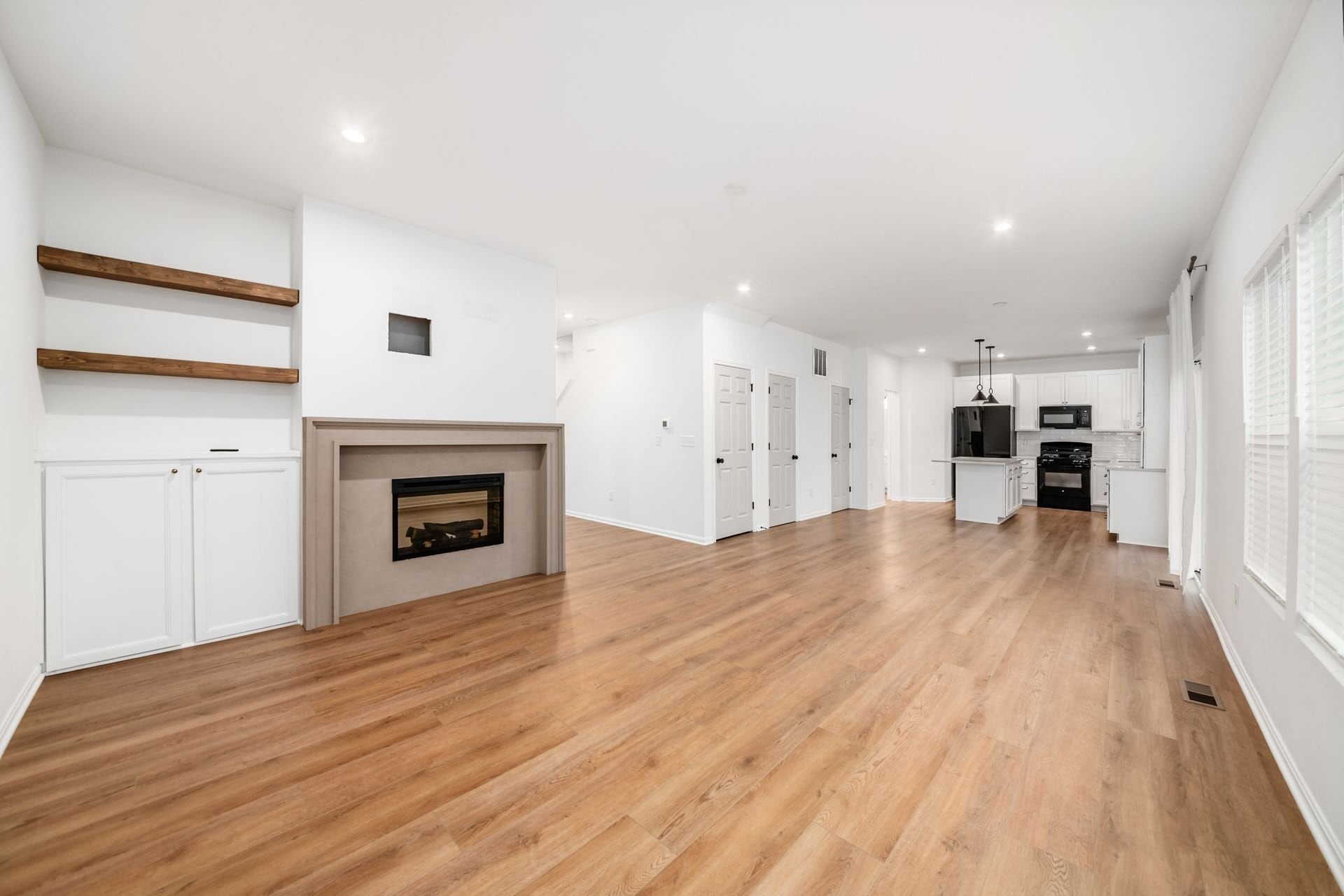 Building Photo - 1000 Honeycomb Ln