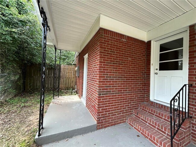 Building Photo - 506 Seville Dr