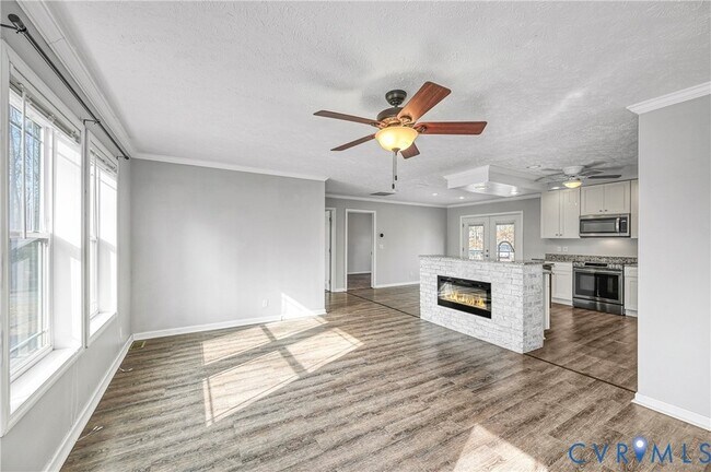 Building Photo - 104 Privacy Rd