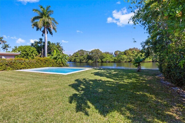 Building Photo - 317 N 31st Ave