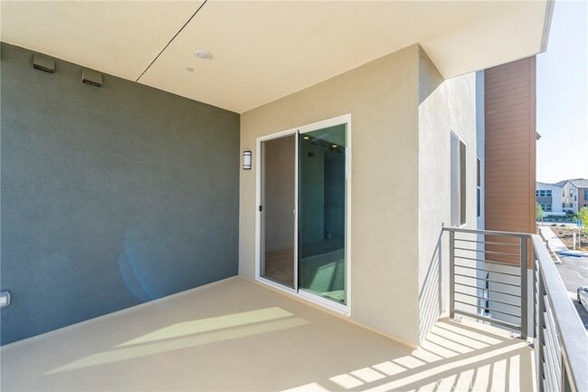 Building Photo - 121 Baluster