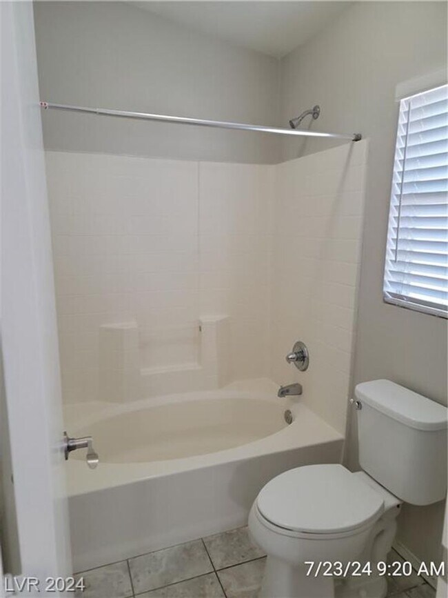 Building Photo - BOULDER RANCH-TWO PRIMARY SIZED BEDROOMS!!!