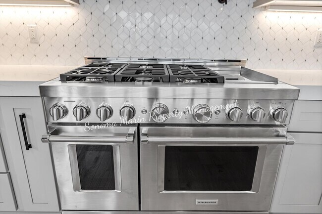 Building Photo - ~Luxury Brand-New Fountaingrove Home with Exceptional Views~