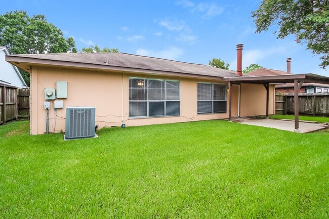 Building Photo - 10930 Rosewood Ct