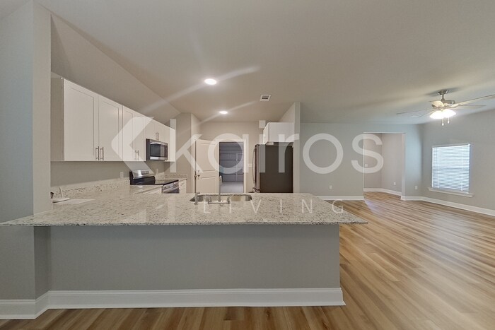 Building Photo - 22877 Balsam Dr