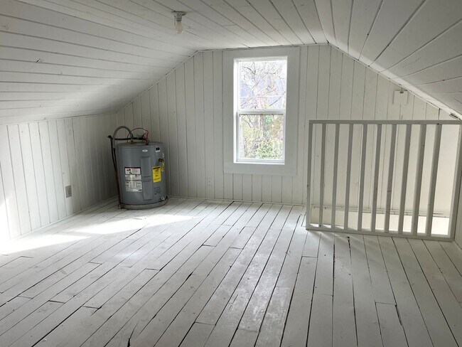 Building Photo - Great 2 Bed 1 Bath Home near MTSU!