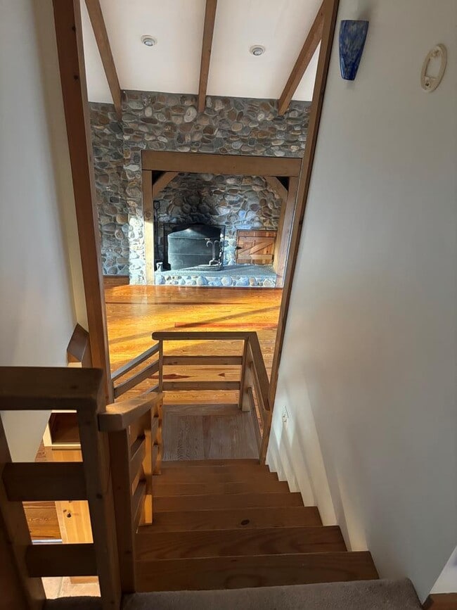 Building Photo - 9077 Henderson Ln