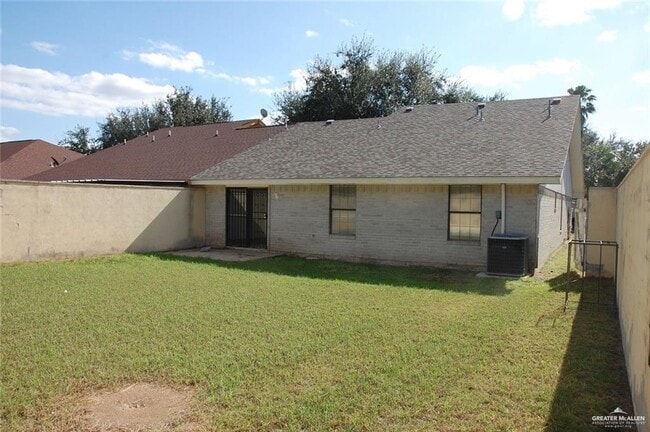 Building Photo - 16 South Dr