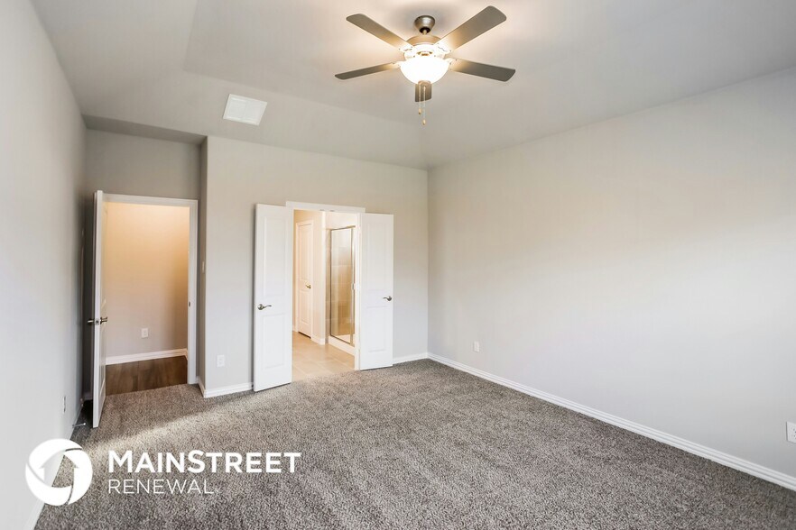 Building Photo - 2137 Sun Star Dr