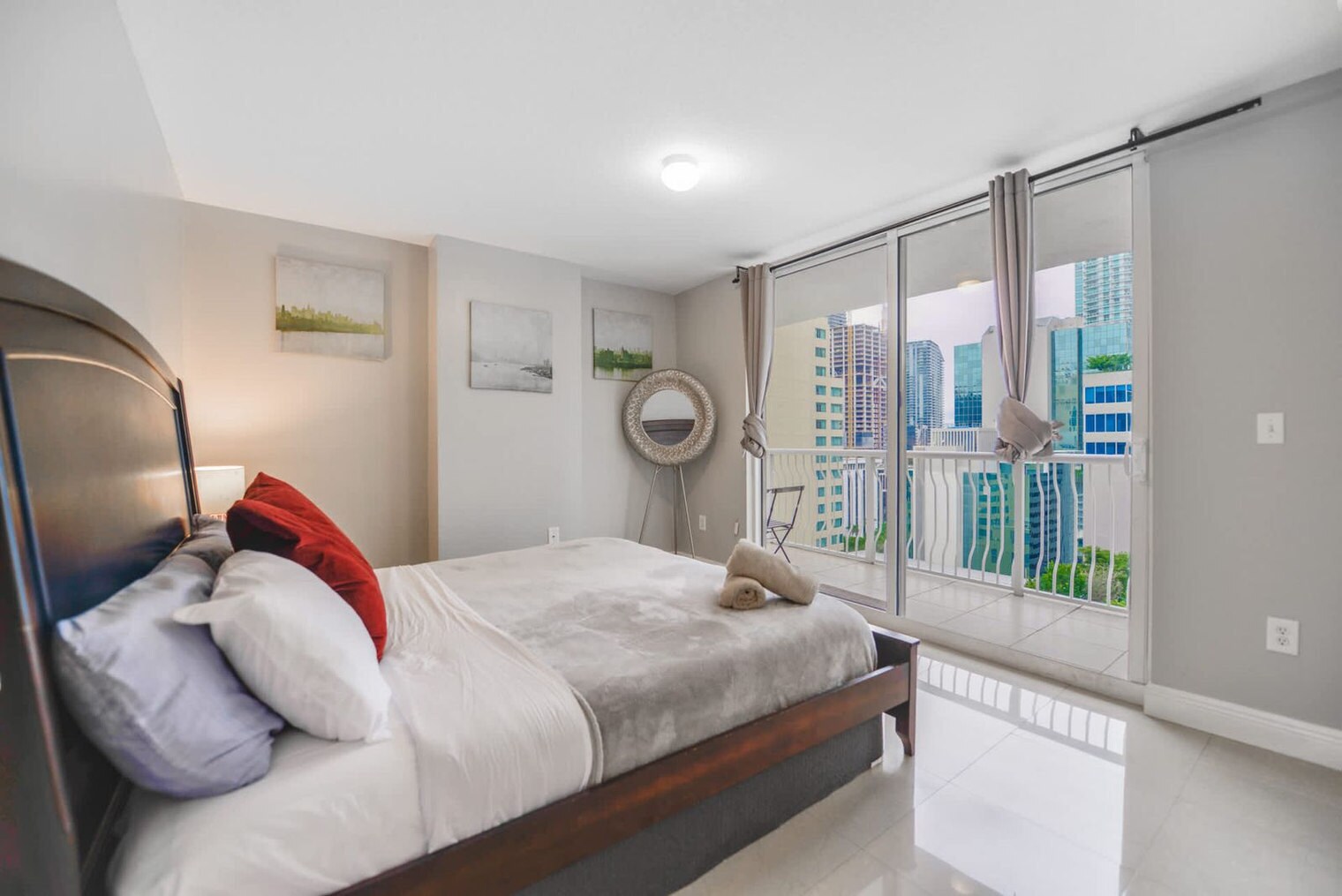 Building Photo - 1200 Brickell Bay Dr