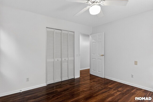 Building Photo - 215 N Pine St