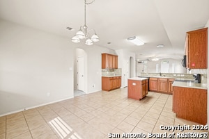 Building Photo - 703 Point Springs