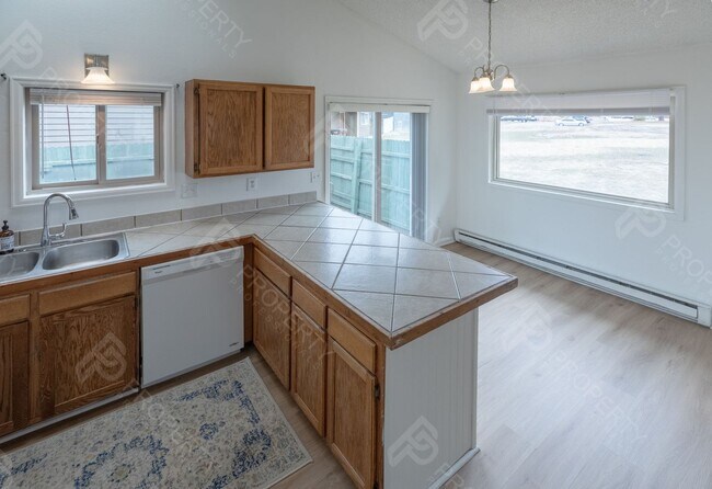 Building Photo - Single Family Home for Rent in Rifle