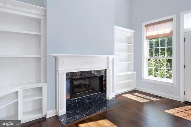 Building Photo - 3 Maidstone Ct