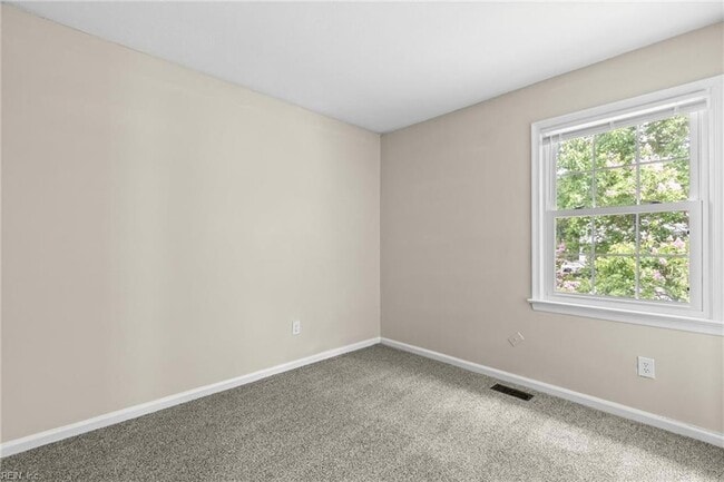 Building Photo - 2008 Fawnwood Common