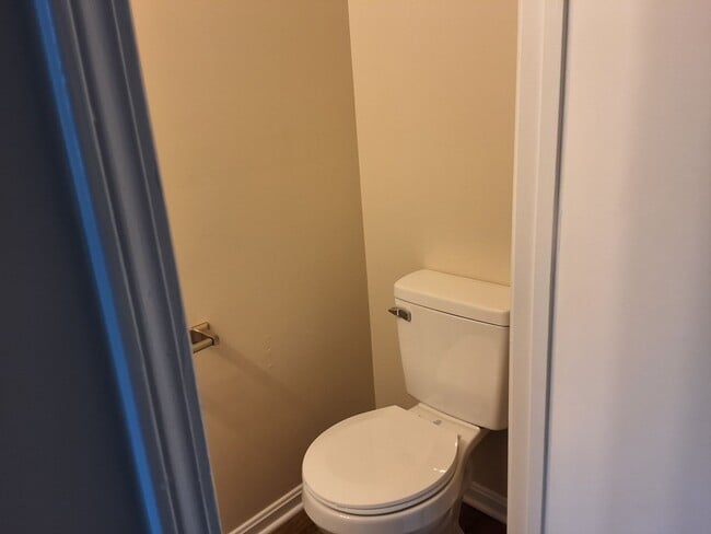 Building Photo - Cozy 2 Bed 1.5 Bath Duplex