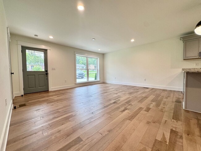 Building Photo - Fully Renovated 3 Bedroom Home for Rent in Franklin, TN Near Downtown Franklin & The Factory