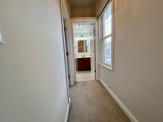 Building Photo - PLEASANT RIDGE - Huge Meticulous 2 bed 2 story home.  Fenced yard.