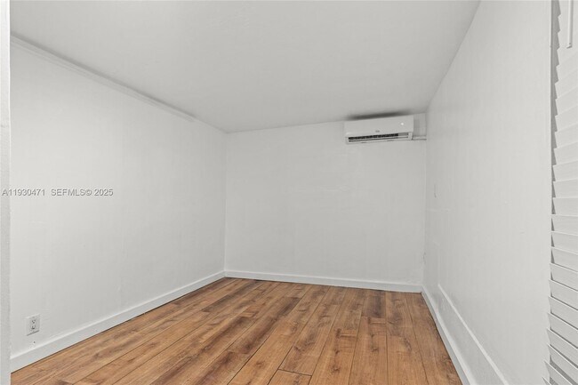 Building Photo - 1300 NE 183rd St