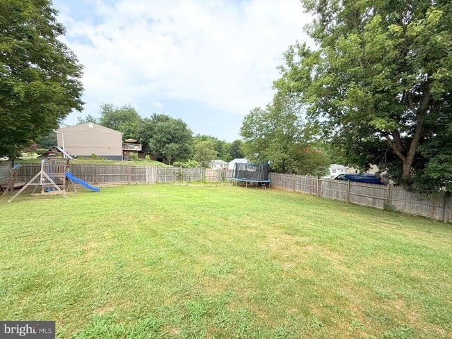 Building Photo - 10405 Bloom Dr