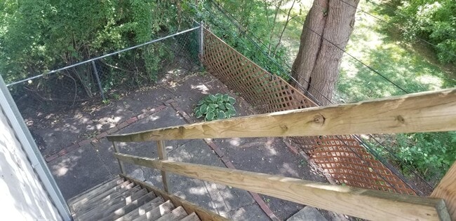 Building Photo - 5744 Elmer St