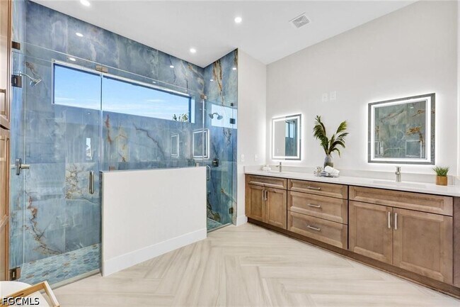 Building Photo - 3220 NW 21st St