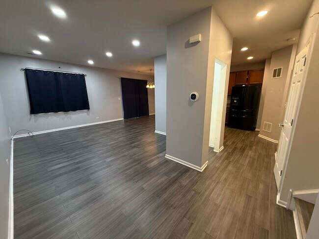 Building Photo - 433 Acushnet St